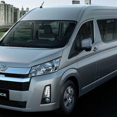 TOYOTA Hiace Commuter 2020